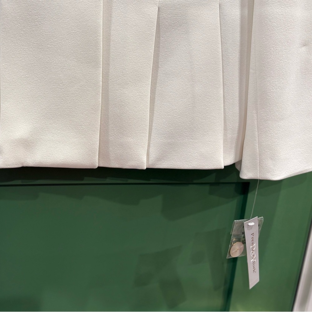 Preston & York White Blazer - Picture 2 of 12